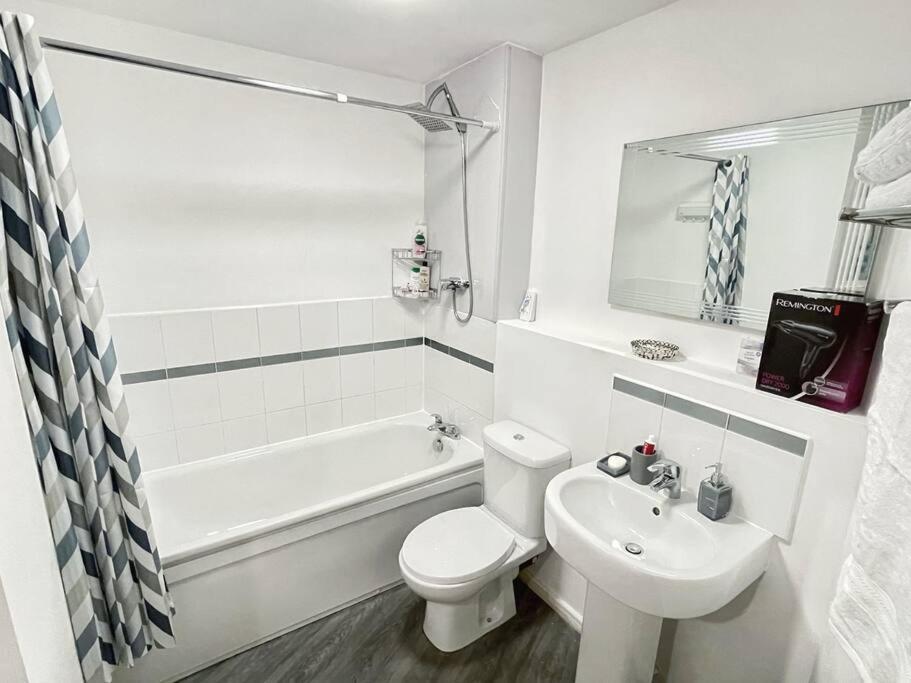 Cityfront Modern Apt Near City Centre/Etihad, Free Parking Manchester Ngoại thất bức ảnh