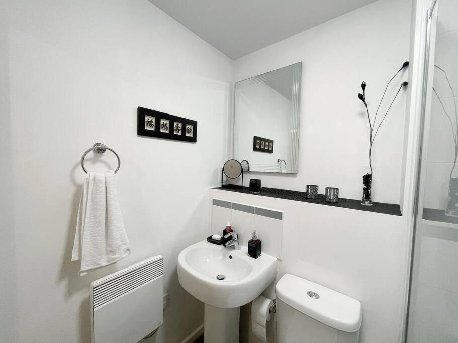 Cityfront Modern Apt Near City Centre/Etihad, Free Parking Manchester Ngoại thất bức ảnh